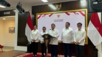25500-presiden-ri-prabowo-subianto-resmi-menaikkan-upah-minimum-2025-sebesar-65-persen-suaracom